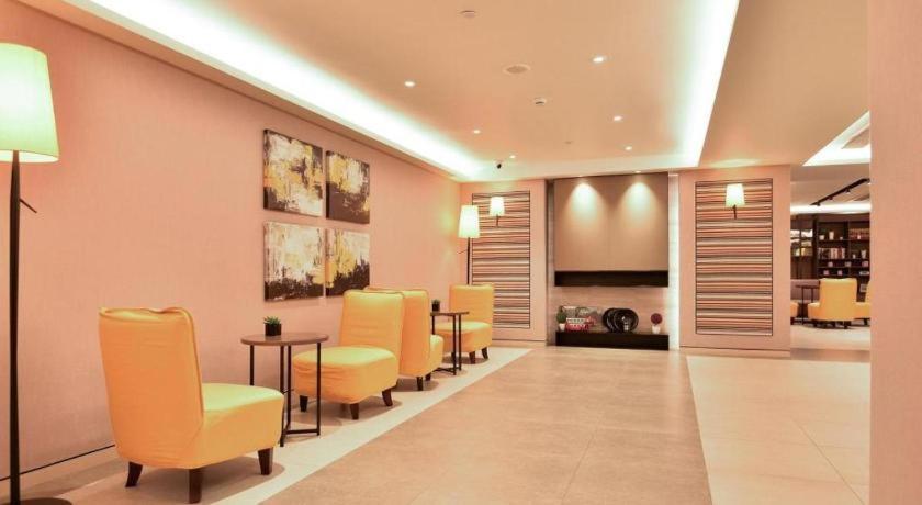 Home Inns Plus Shanghai Xujiahui Branch Ngoại thất bức ảnh