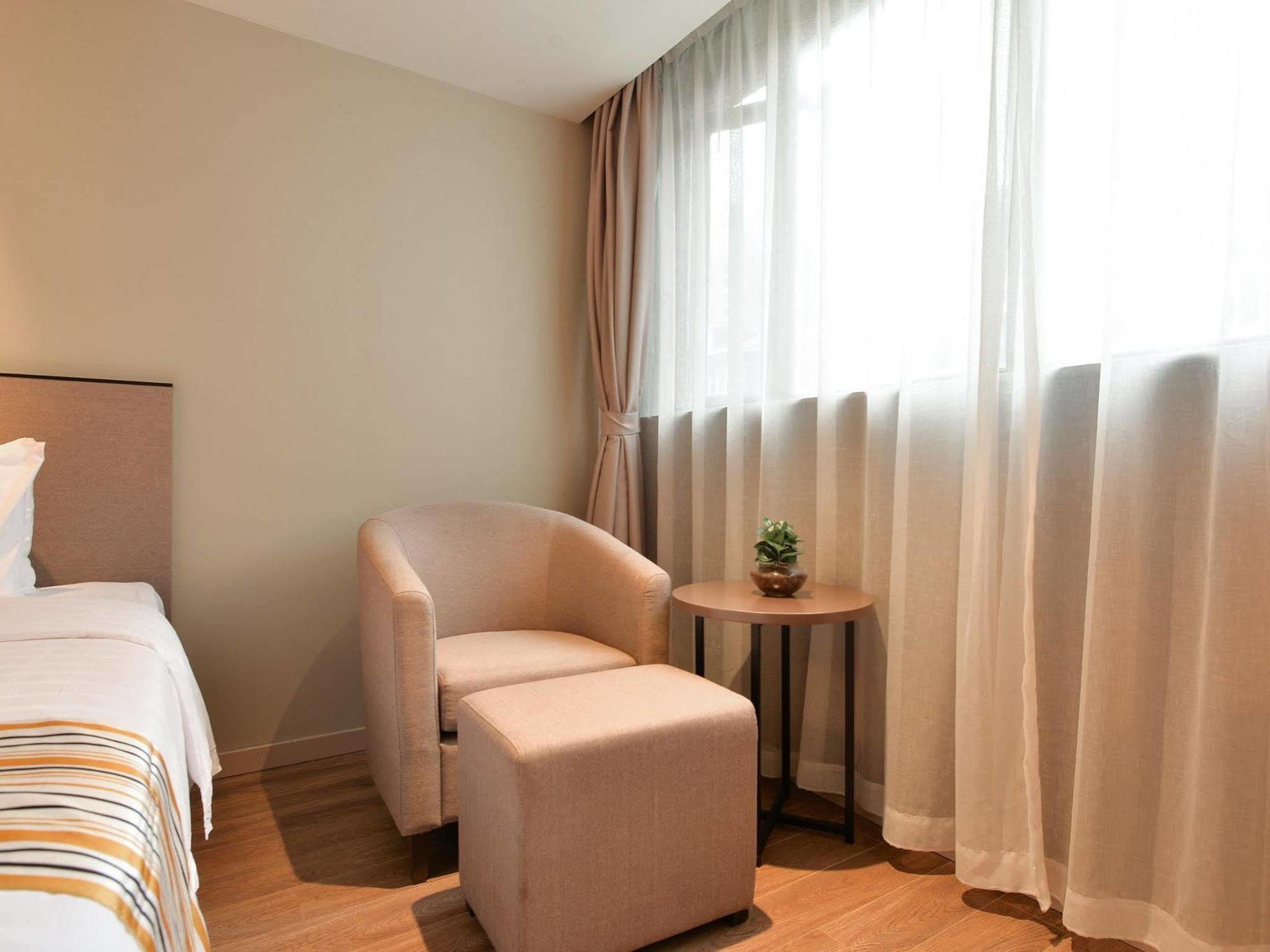 Home Inns Plus Shanghai Xujiahui Branch Ngoại thất bức ảnh