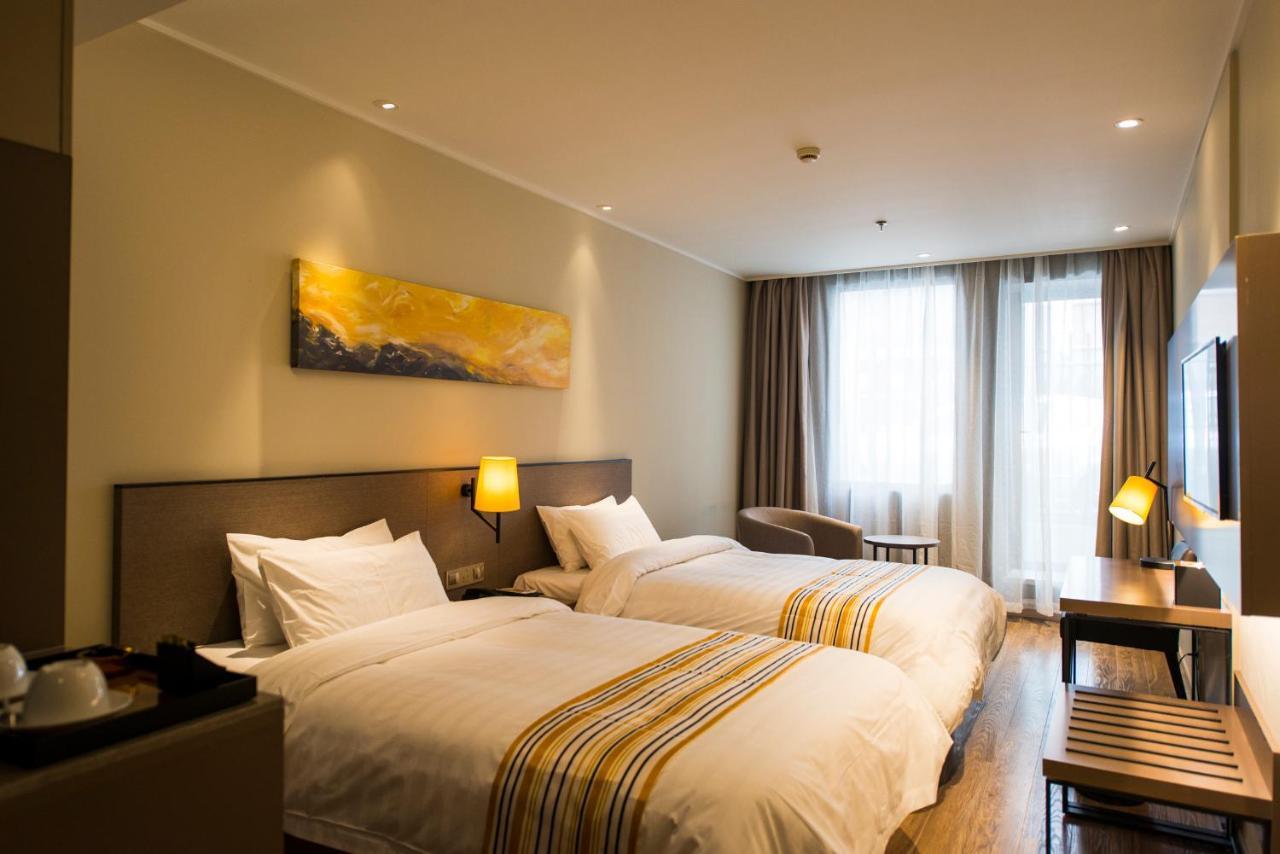 Home Inns Plus Shanghai Xujiahui Branch Ngoại thất bức ảnh