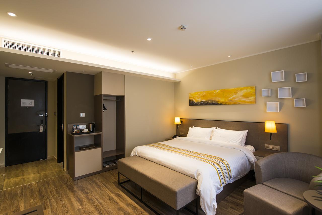 Home Inns Plus Shanghai Xujiahui Branch Ngoại thất bức ảnh