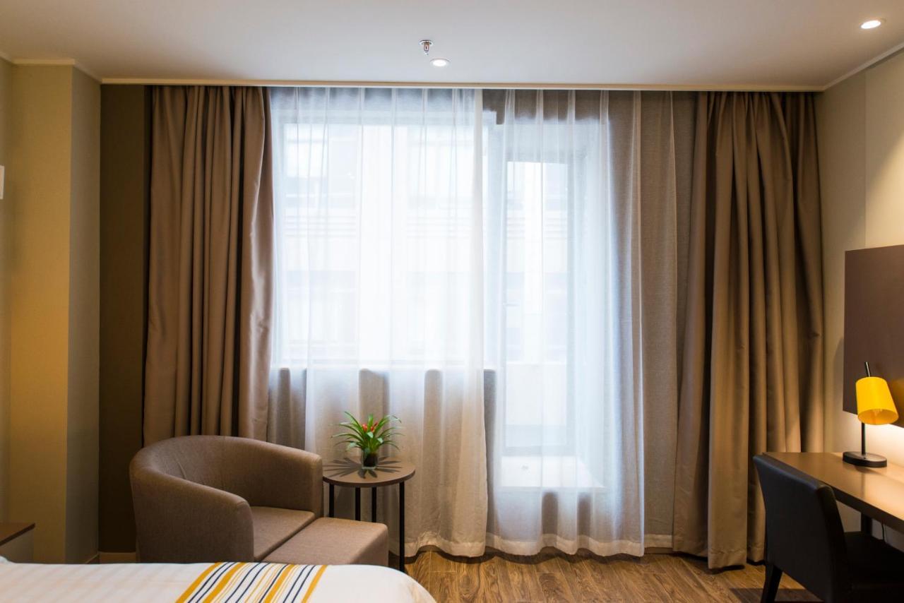 Home Inns Plus Shanghai Xujiahui Branch Ngoại thất bức ảnh